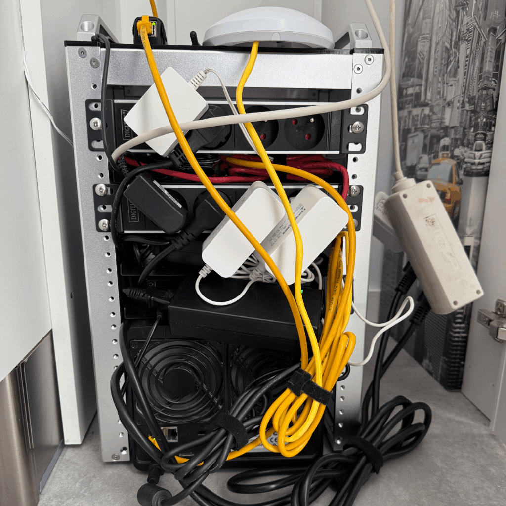 deskpi rackmate t1 arriere